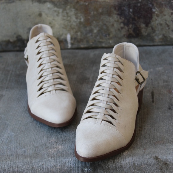 📣LAST PAIR/The Xaylah// Stone caged ankle bootie - Picture 2 of 8